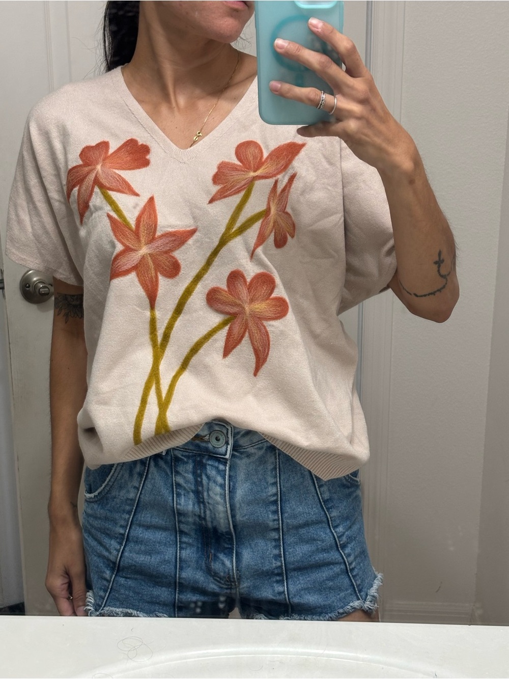 Floral V-Neck Short Sleeve Sweater Top - Cream with Coral Flowers